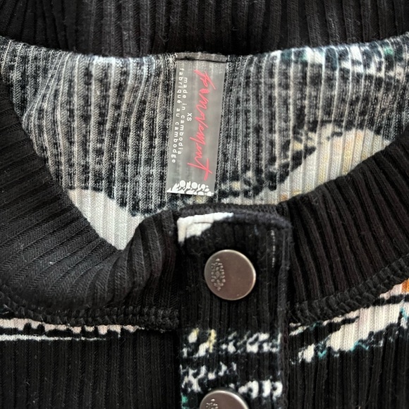 NWT Free People x Movement Rally Rib Henley Top Black Diamond Combo - Picture 11 of 12